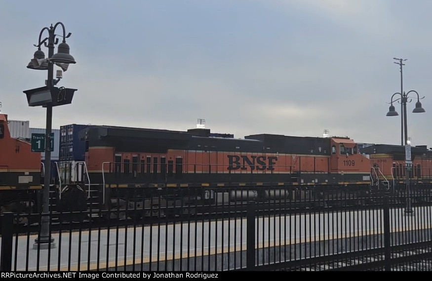 BNSF 1109